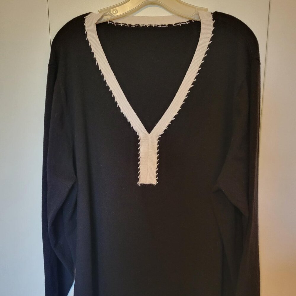 Bloomchic Black & cream sweater